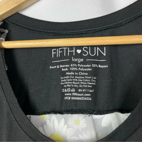 Fifth Sun Black Sunflower Heart Short Sleeve Top L - Picture 4 of 4